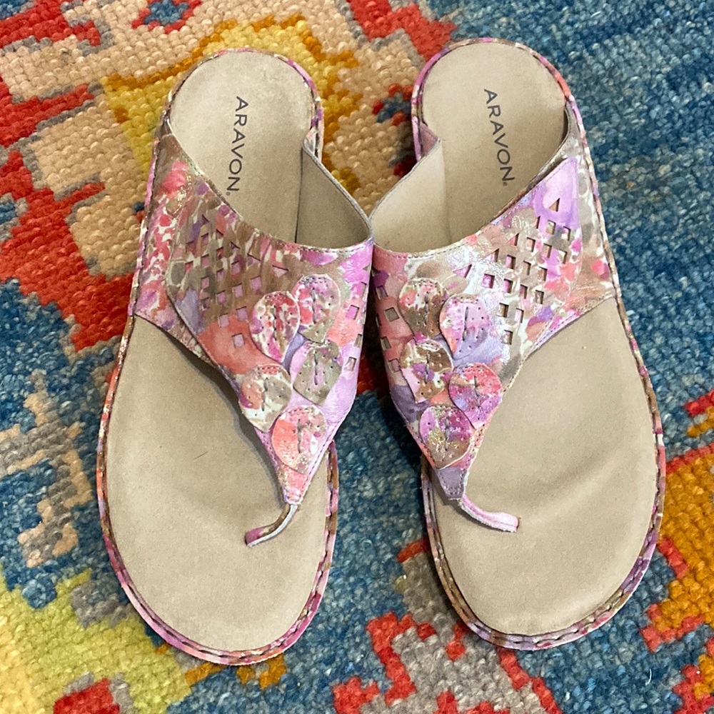 Aravon Velcro flip flops 13